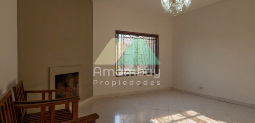 A0338 ALQUILO CASA EN LAMBARÉ, ZONA YACHT Y GOLF CLUB
