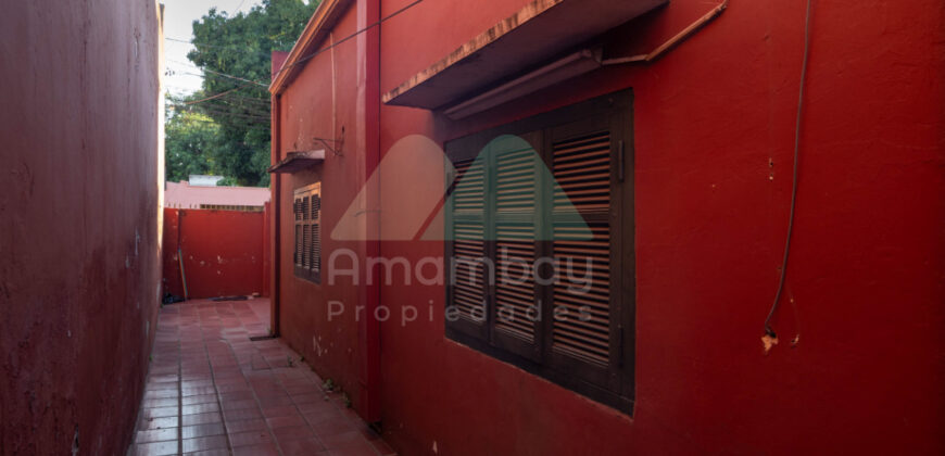0563 CASA EN BARRIO LA ENCARNACIÓN, ZONA COLEGIO CRISTO REY