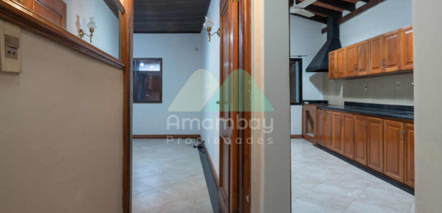 0075 CASA EN LAMBARE, BARRIO SAN ISIDRO