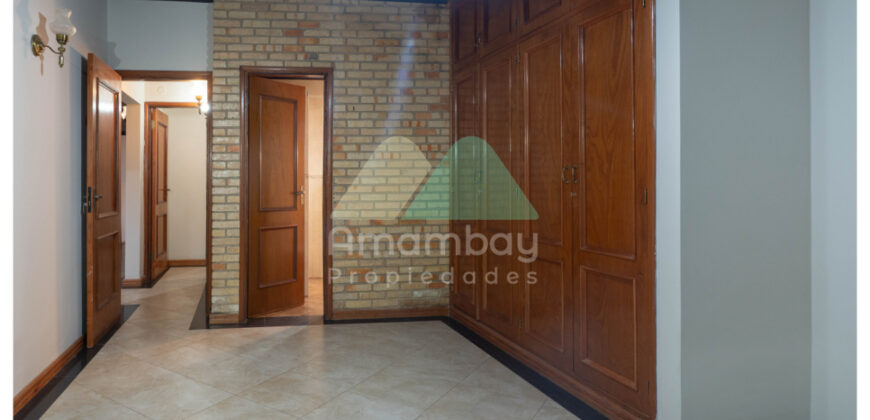 0075 CASA EN LAMBARE, BARRIO SAN ISIDRO