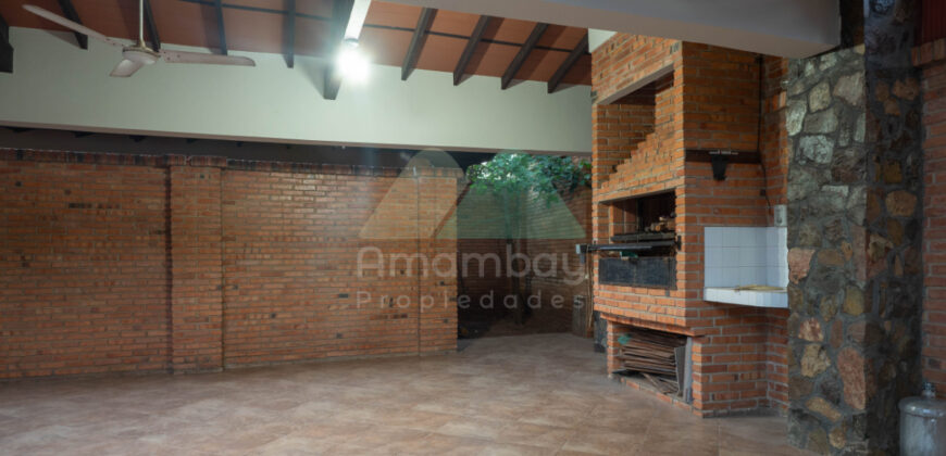 0075 CASA EN LAMBARE, BARRIO SAN ISIDRO