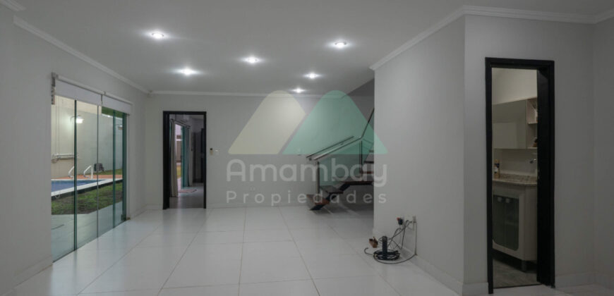 0568 RESIDENCIA EN BARRIO SAN CRISTÓBAL, ZONA DENIS ROA