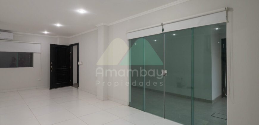 0568 RESIDENCIA EN BARRIO SAN CRISTÓBAL, ZONA DENIS ROA