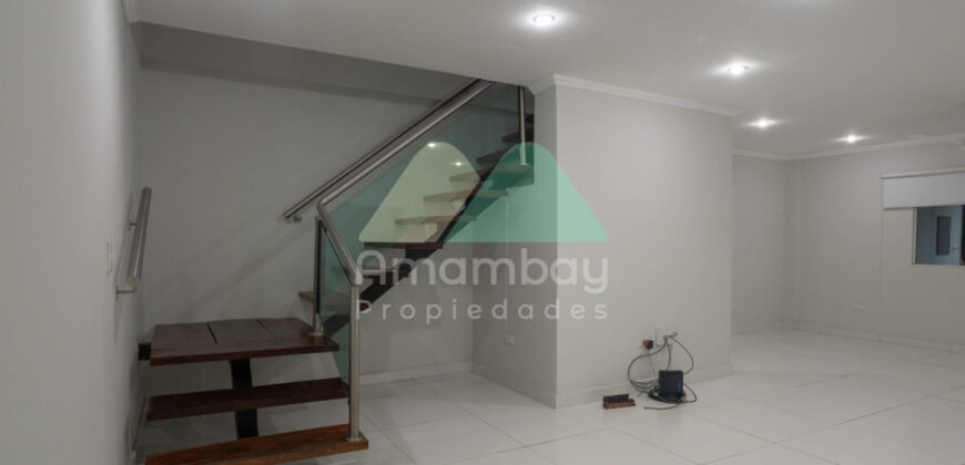 0568 RESIDENCIA EN BARRIO SAN CRISTÓBAL, ZONA DENIS ROA