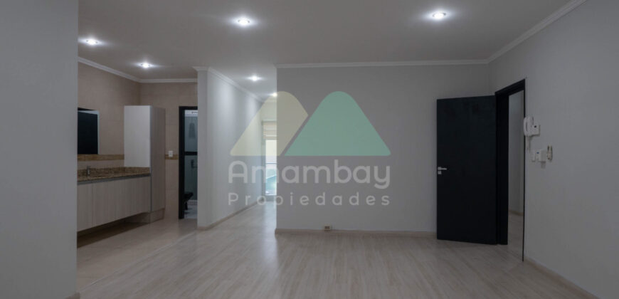 0568 RESIDENCIA EN BARRIO SAN CRISTÓBAL, ZONA DENIS ROA