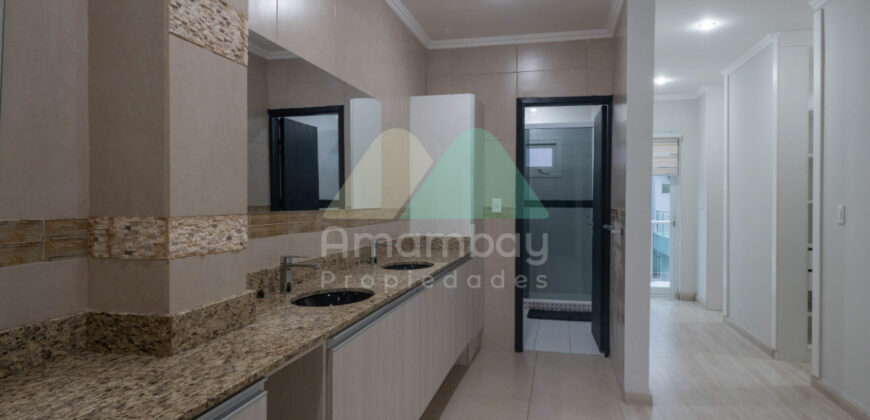 0568 RESIDENCIA EN BARRIO SAN CRISTÓBAL, ZONA DENIS ROA