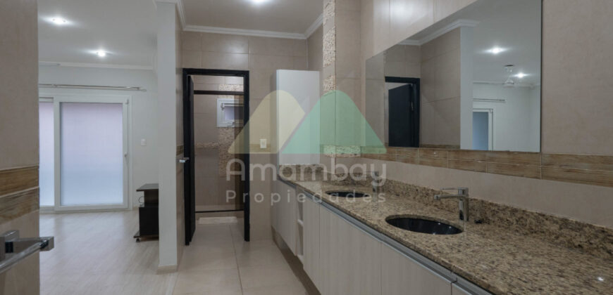 0568 RESIDENCIA EN BARRIO SAN CRISTÓBAL, ZONA DENIS ROA