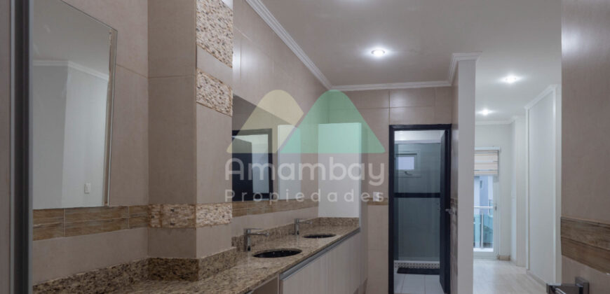 0568 RESIDENCIA EN BARRIO SAN CRISTÓBAL, ZONA DENIS ROA