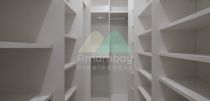 0568 RESIDENCIA EN BARRIO SAN CRISTÓBAL, ZONA DENIS ROA