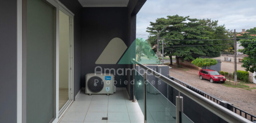 0568 RESIDENCIA EN BARRIO SAN CRISTÓBAL, ZONA DENIS ROA