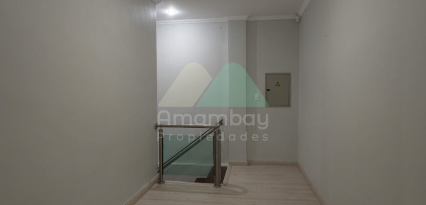 0568 RESIDENCIA EN BARRIO SAN CRISTÓBAL, ZONA DENIS ROA