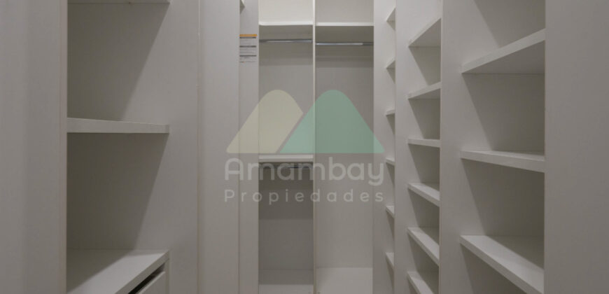 0568 RESIDENCIA EN BARRIO SAN CRISTÓBAL, ZONA DENIS ROA