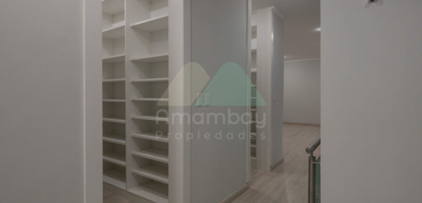 0568 RESIDENCIA EN BARRIO SAN CRISTÓBAL, ZONA DENIS ROA