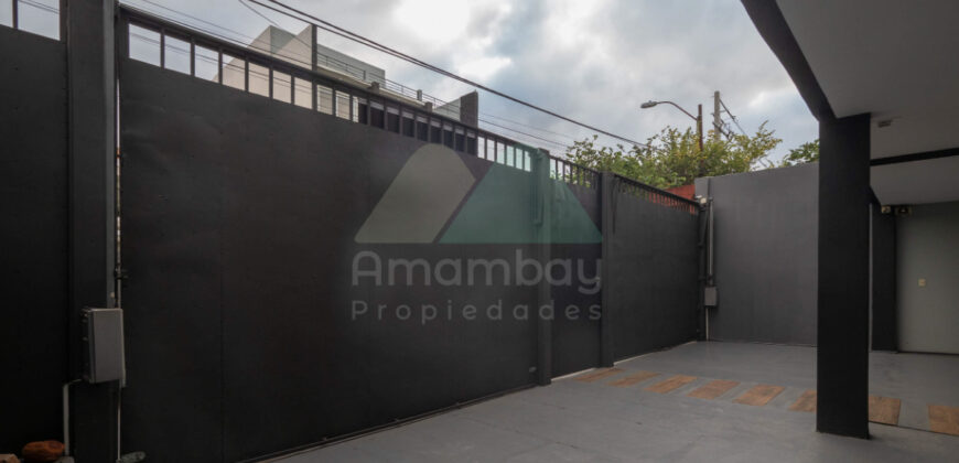 0568 RESIDENCIA EN BARRIO SAN CRISTÓBAL, ZONA DENIS ROA