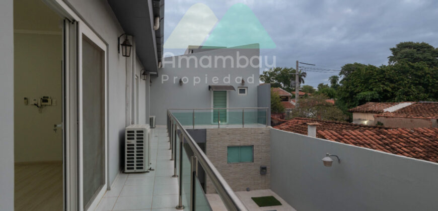 0568 RESIDENCIA EN BARRIO SAN CRISTÓBAL, ZONA DENIS ROA