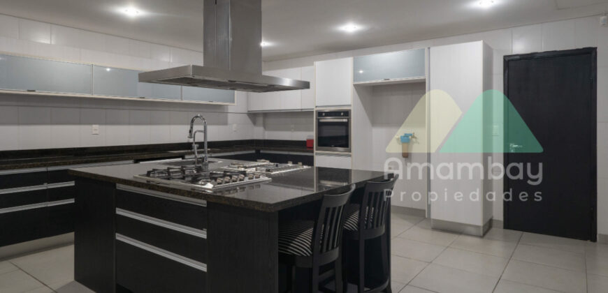 0568 RESIDENCIA EN BARRIO SAN CRISTÓBAL, ZONA DENIS ROA