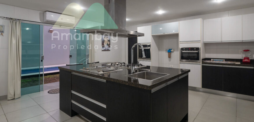 0568 RESIDENCIA EN BARRIO SAN CRISTÓBAL, ZONA DENIS ROA