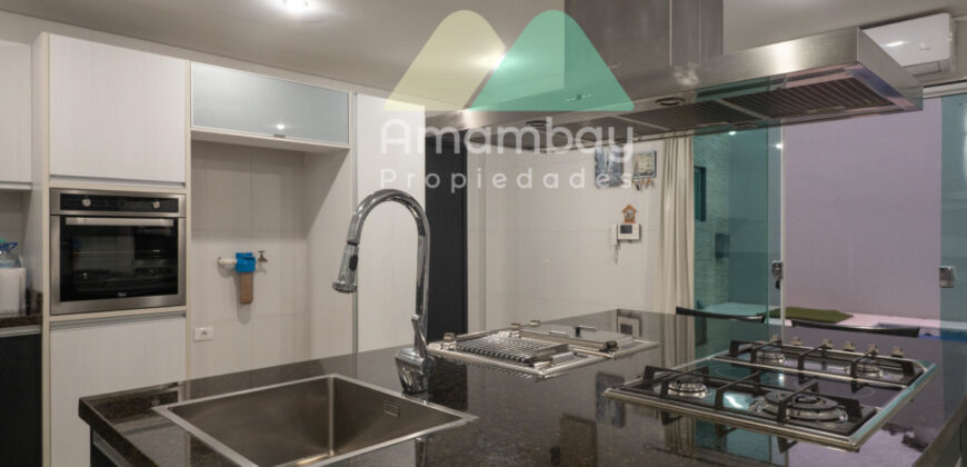 0568 RESIDENCIA EN BARRIO SAN CRISTÓBAL, ZONA DENIS ROA