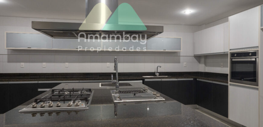 0568 RESIDENCIA EN BARRIO SAN CRISTÓBAL, ZONA DENIS ROA
