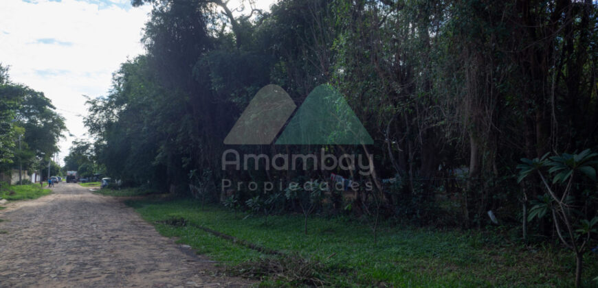 0573 TERRENO EN BARRIO ITÁ ENRAMADA, ZONA YACHT Y GOLF CLUB