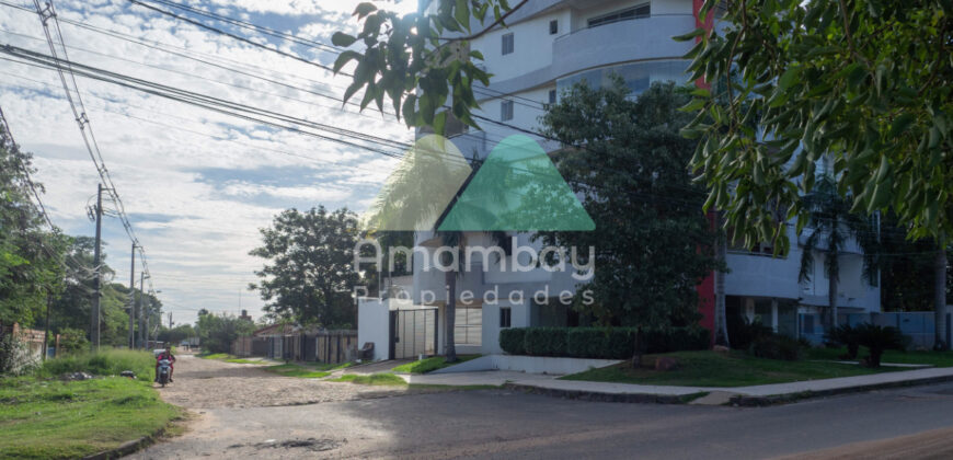 0573 TERRENO EN BARRIO ITÁ ENRAMADA, ZONA YACHT Y GOLF CLUB