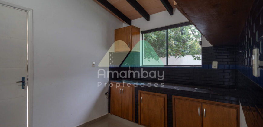 0257 CASA EN SAN LORENZO, ZONA AVDA. DE LA VICTORIA