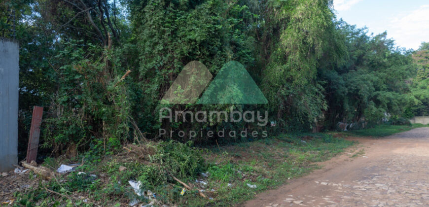 0573 TERRENO EN BARRIO ITÁ ENRAMADA, ZONA YACHT Y GOLF CLUB