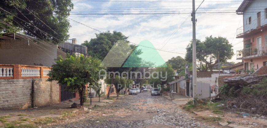 0578 TERRENO EN BARRIO SAJONIA, ZONA PALACIO DE JUSTICIA