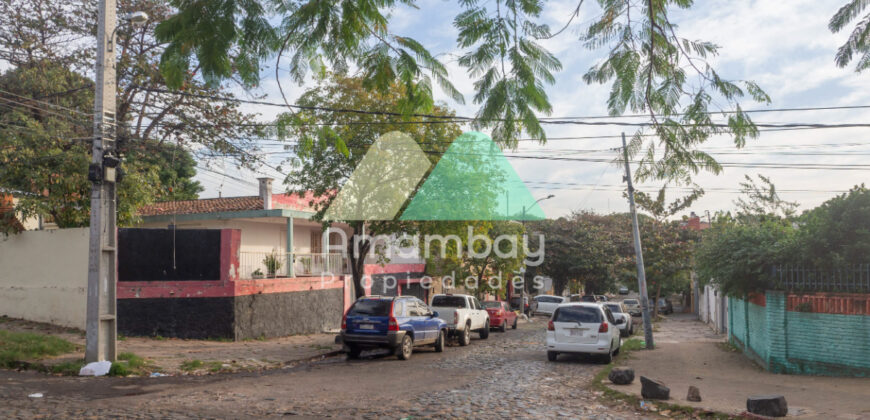 0578 TERRENO EN BARRIO SAJONIA, ZONA PALACIO DE JUSTICIA