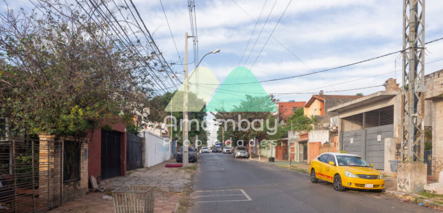 0578 TERRENO EN BARRIO SAJONIA, ZONA PALACIO DE JUSTICIA