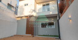 0587 DÚPLEX A ESTRENAR EN LAMBARÉ, ZONA YACHT Y GOLF CLUB