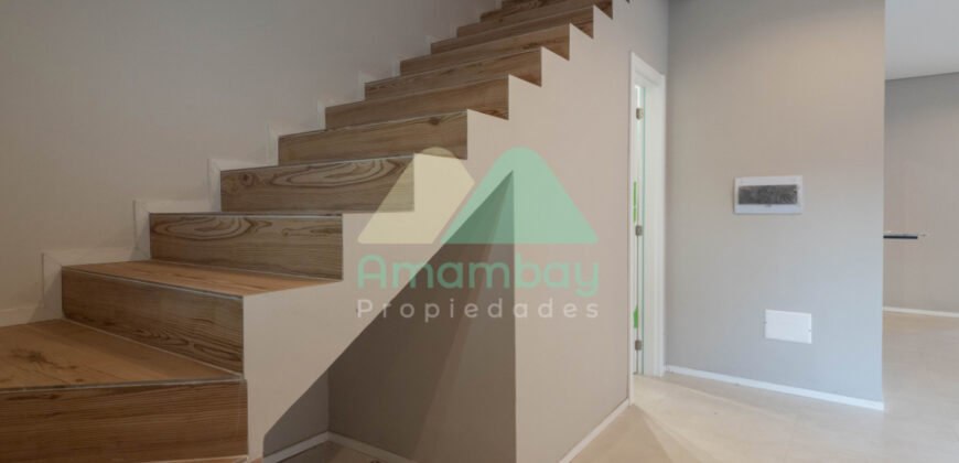 0587 DÚPLEX A ESTRENAR EN LAMBARÉ, ZONA YACHT Y GOLF CLUB