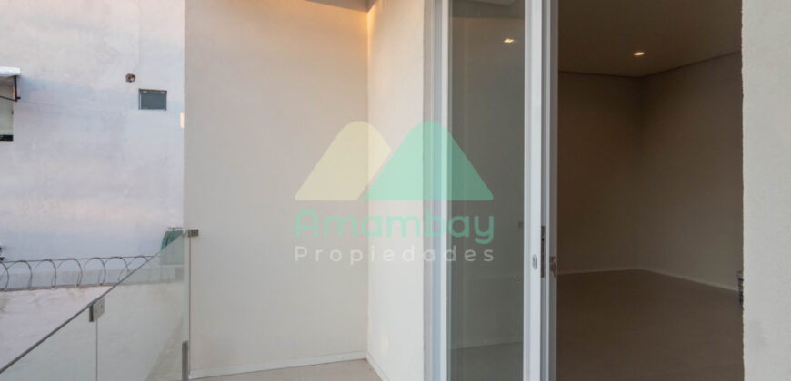 0587 DÚPLEX A ESTRENAR EN LAMBARÉ, ZONA YACHT Y GOLF CLUB