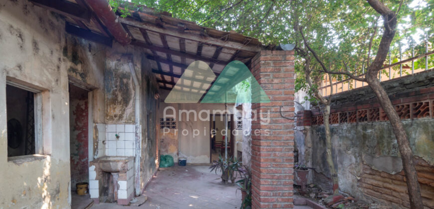 0559 TERRENO EN BARRIO SAJONIA, ZONA PALACIO DE JUSTICIA