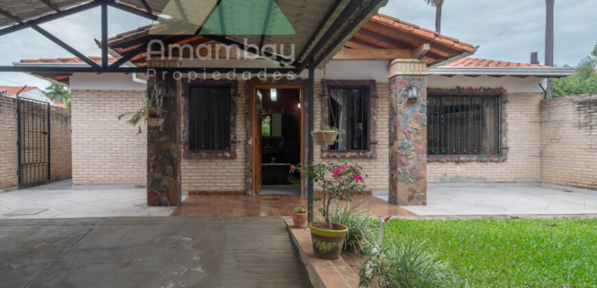 0590 CASA EN LAMBARÉ, ZONA MUNICIPALIDAD