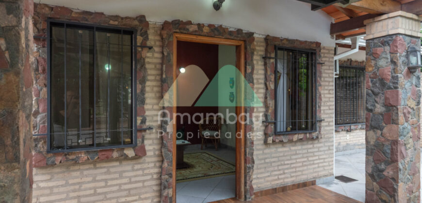 0590 CASA EN LAMBARÉ, ZONA MUNICIPALIDAD