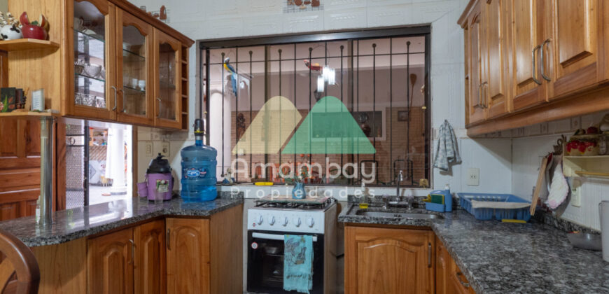 0590 CASA EN LAMBARÉ, ZONA MUNICIPALIDAD