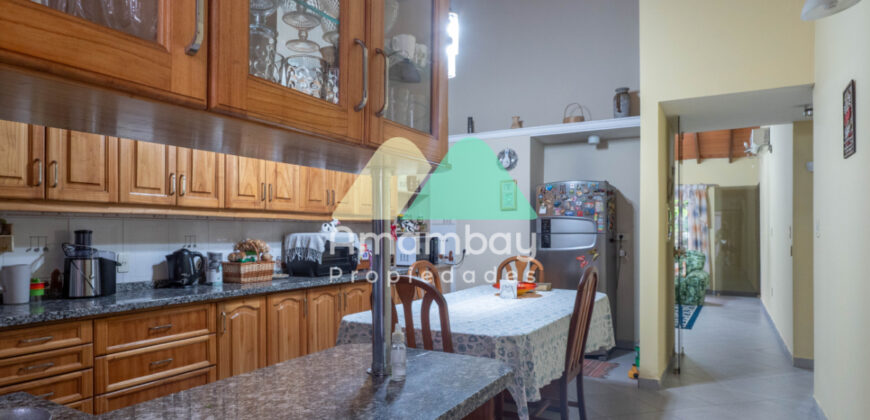 0590 CASA EN LAMBARÉ, ZONA MUNICIPALIDAD