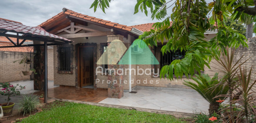 0590 CASA EN LAMBARÉ, ZONA MUNICIPALIDAD