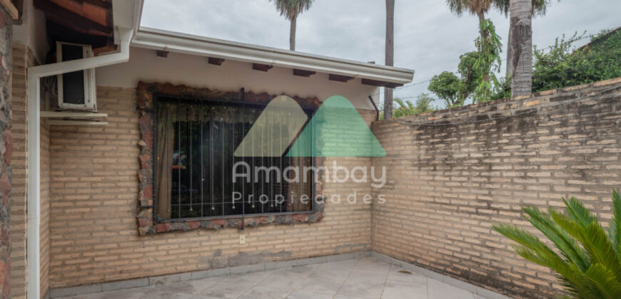 0590 CASA EN LAMBARÉ, ZONA MUNICIPALIDAD