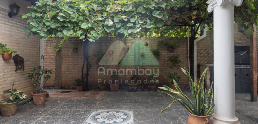 0590 CASA EN LAMBARÉ, ZONA MUNICIPALIDAD