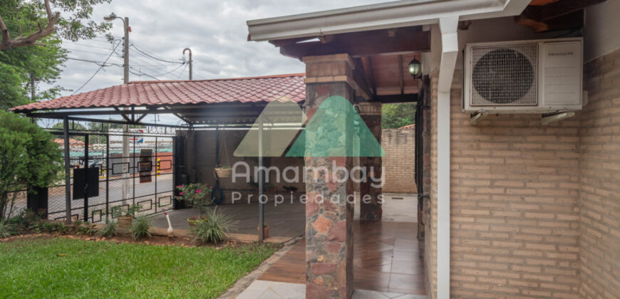 0590 CASA EN LAMBARÉ, ZONA MUNICIPALIDAD