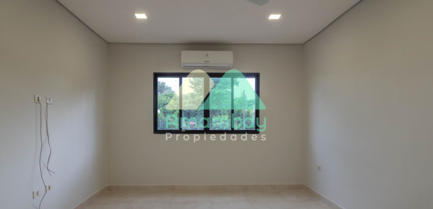 0593 DÚPLEX EN LAMBARÉ,  ZONA AVDA. SAN ISIDRO