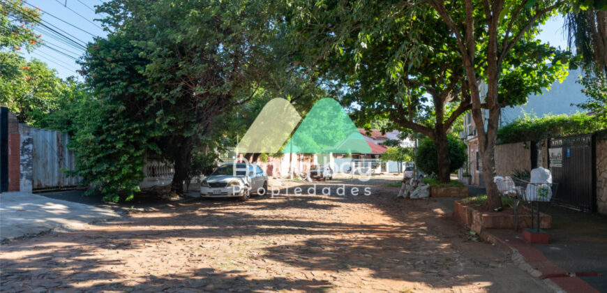 0592 CASA EN BARRIO SANTA LIBRADA, ZONA IGLESIA CAPUCHINOS