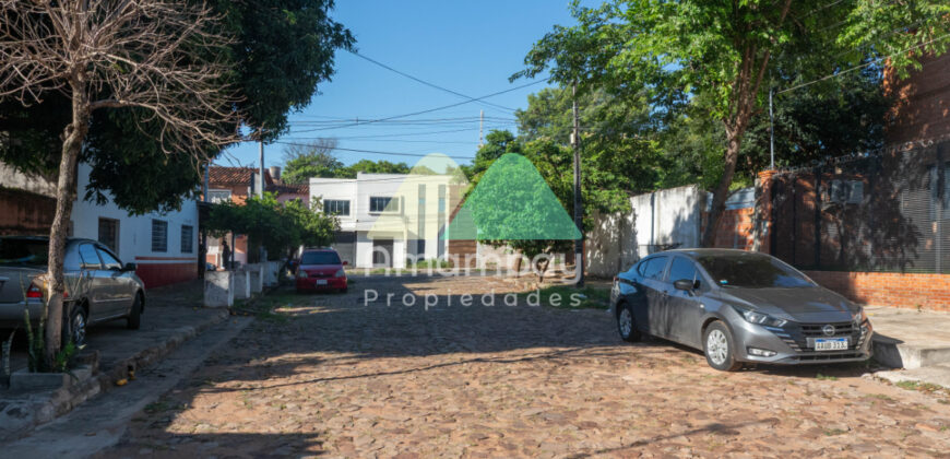 0592 CASA EN BARRIO SANTA LIBRADA, ZONA IGLESIA CAPUCHINOS