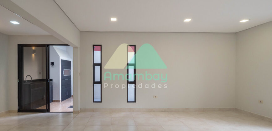 0593 DÚPLEX EN LAMBARÉ,  ZONA AVDA. SAN ISIDRO