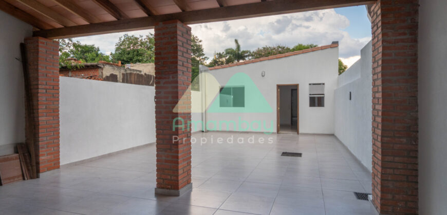 0595 DÚPLEX EN LAMBARÉ, BARRIO SAN ANTONIO