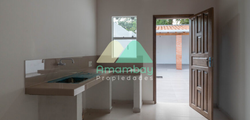 0595 DÚPLEX EN LAMBARÉ, BARRIO SAN ANTONIO