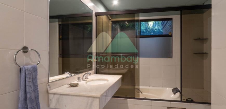 0596 CASA EN BARRIO MARISCAL ESTIGARRIBIA, ZONA CASA RICA