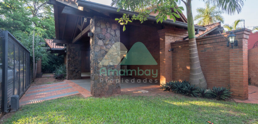 0596 CASA EN BARRIO MARISCAL ESTIGARRIBIA, ZONA CASA RICA